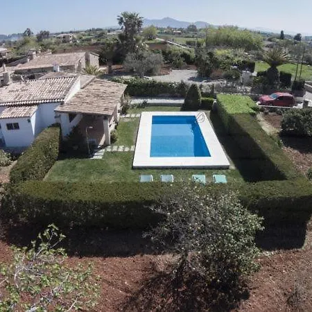 Sleeps 4 With Pool Air Con And Wifi Villa