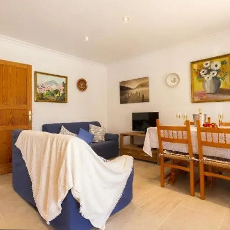 Sleeps 4 With Pool Air Con And Wifi
