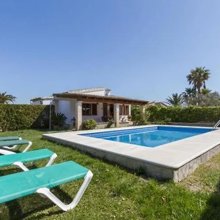 Villa Sleeps 4 With Pool Air Con And Wifi
