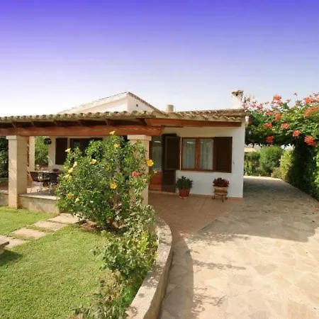 Villa Sleeps 4 With Pool Air Con And Wifi